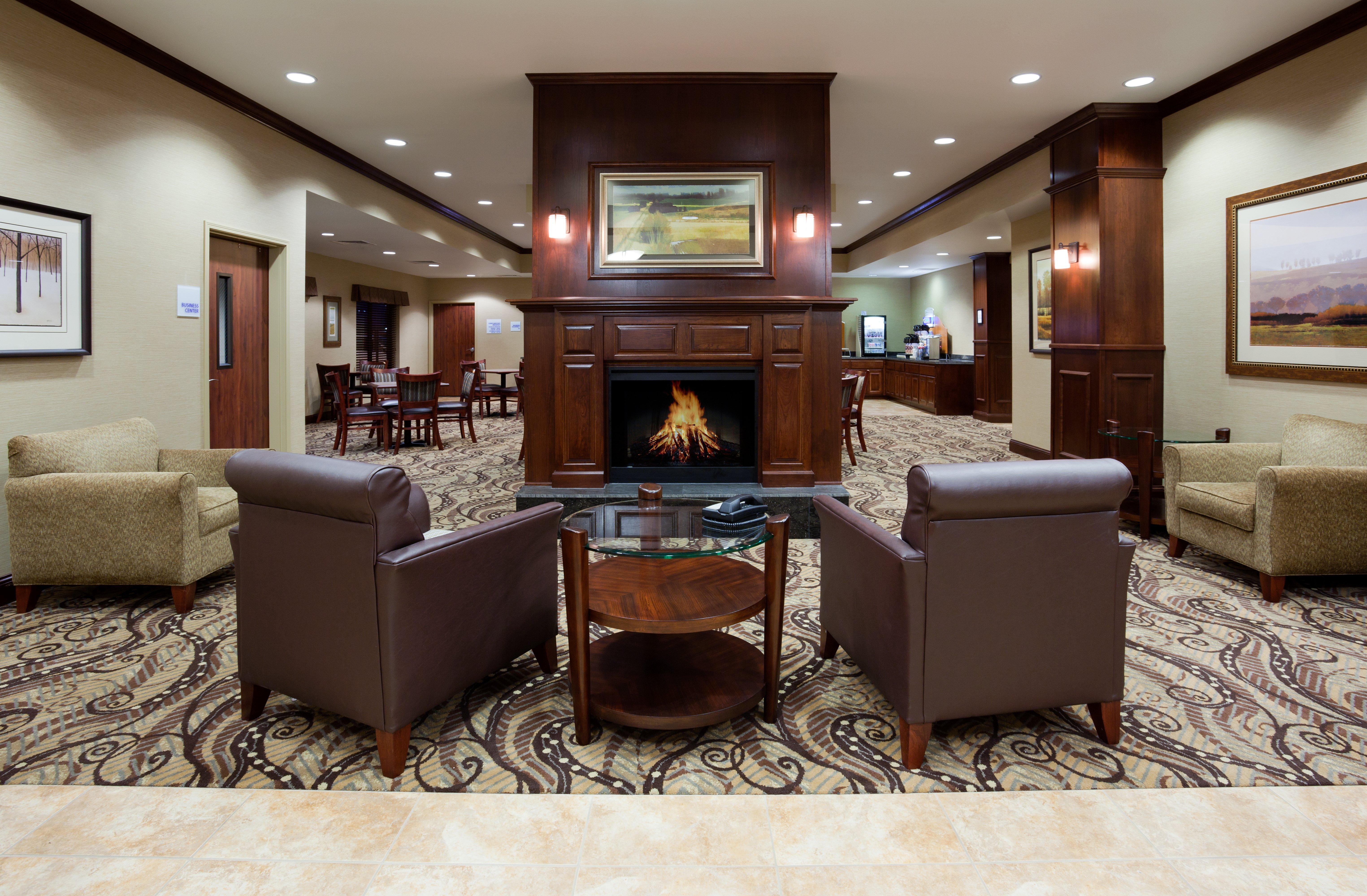 Holiday Inn Express & Suites - Mason City By Ihg Exterior foto