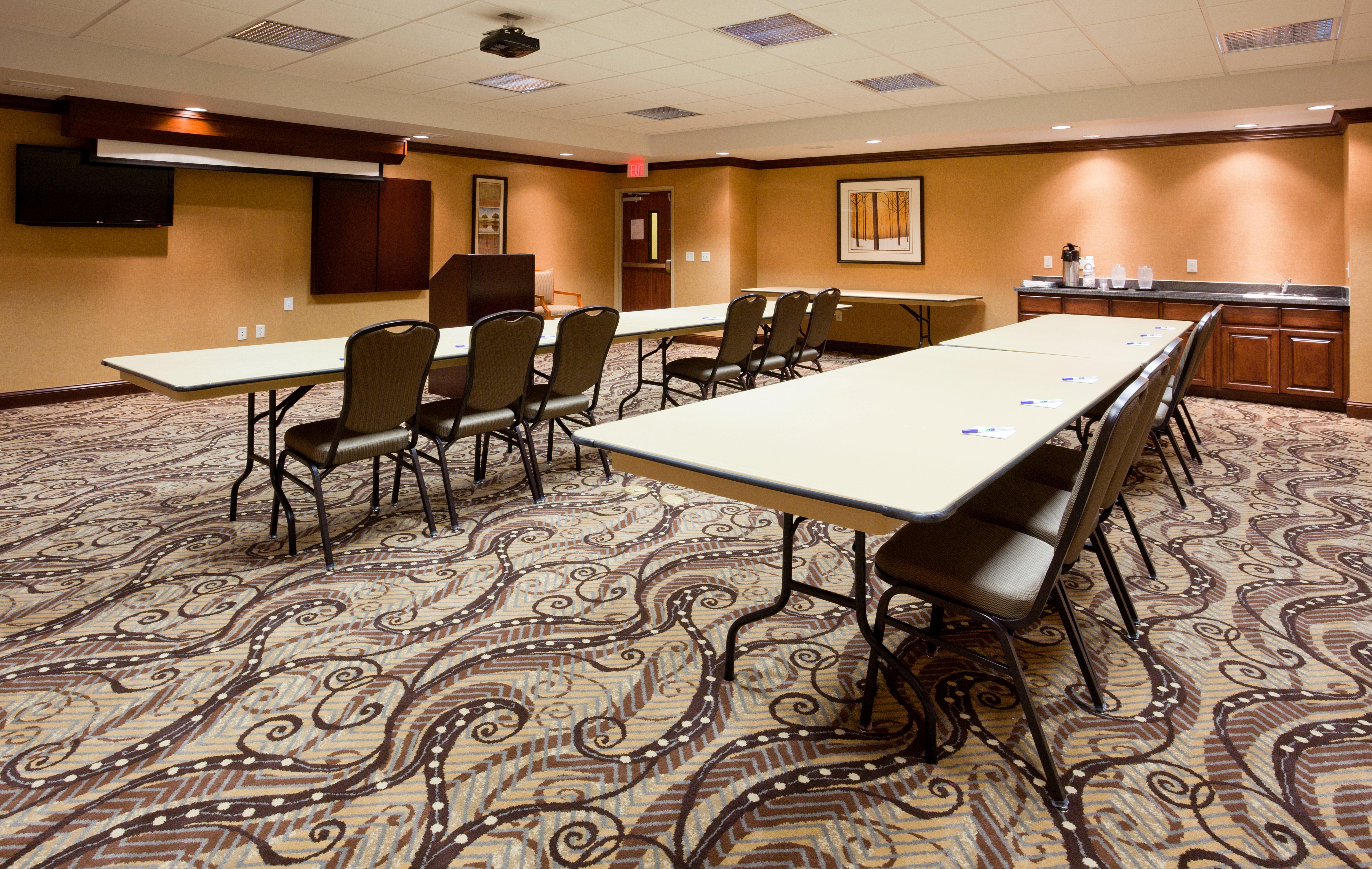 Holiday Inn Express & Suites - Mason City By Ihg Exterior foto