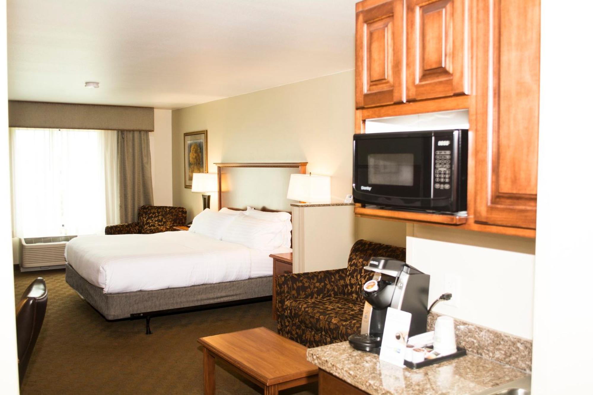 Holiday Inn Express & Suites - Mason City By Ihg Exterior foto